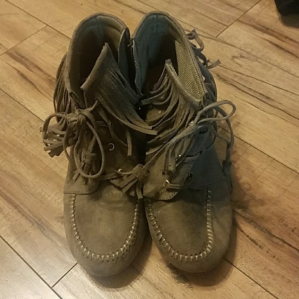 Moccasin wedges